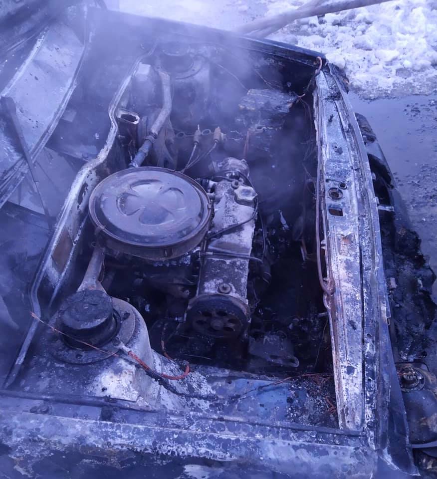 На трасі Львів-Самбір вщент згорів автомобіль. Фото: ГУ ДСНС