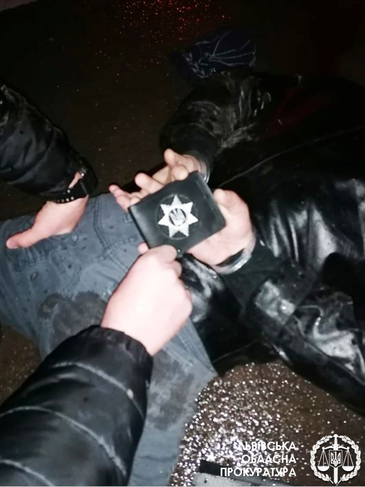 У Львові викрили банду, яка викрадала людей. Фото прокуратури