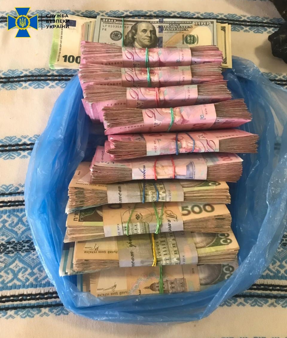 У сільській хаті біля Львова виявили підпільну гуральню. Фото: Служба безпеки України