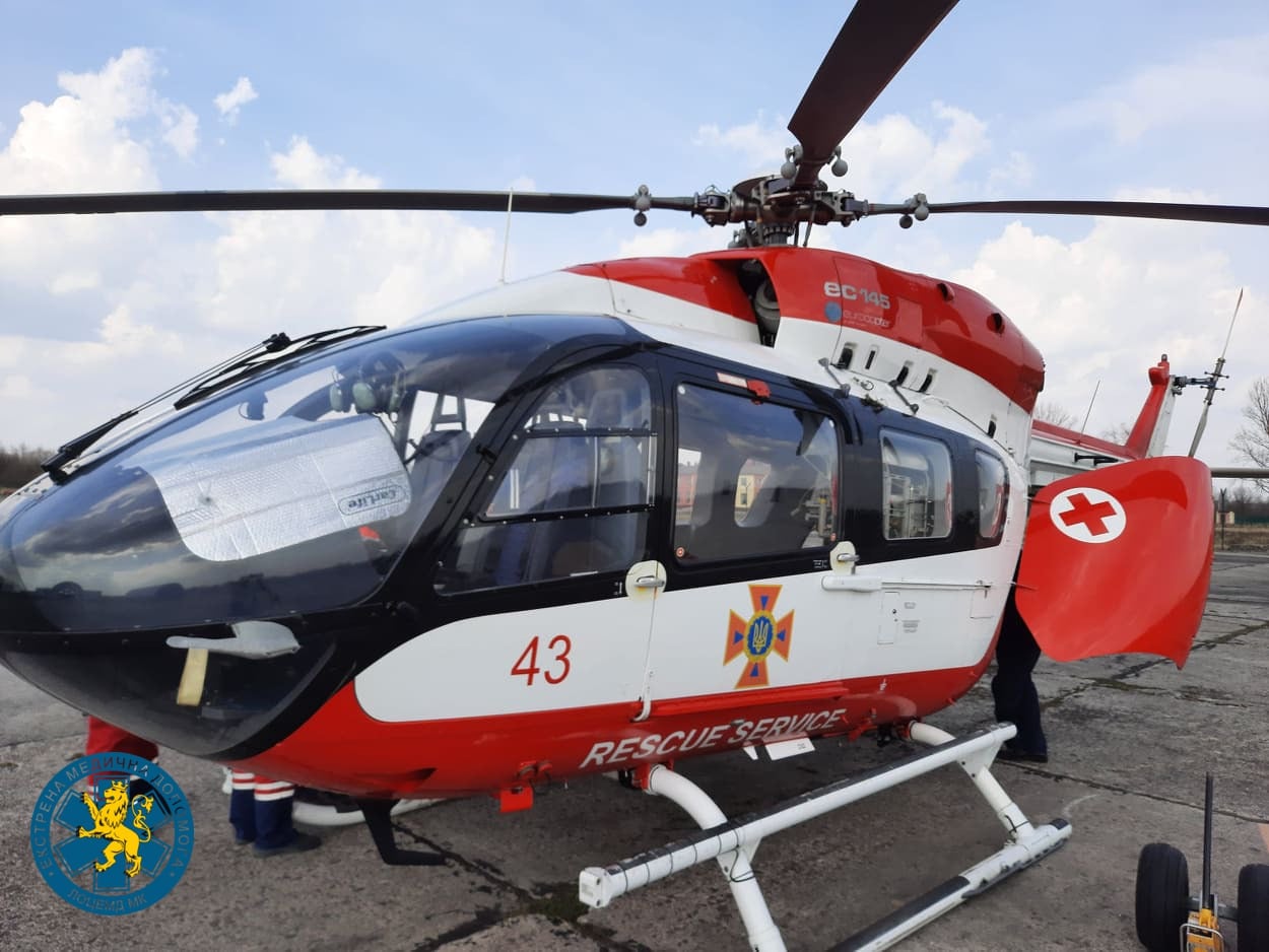 На Львівщину прибув гелікоптер для евакуації хворих. Фото: Львівський обласний центрі екстреної медичної допомоги та медицини катастроф