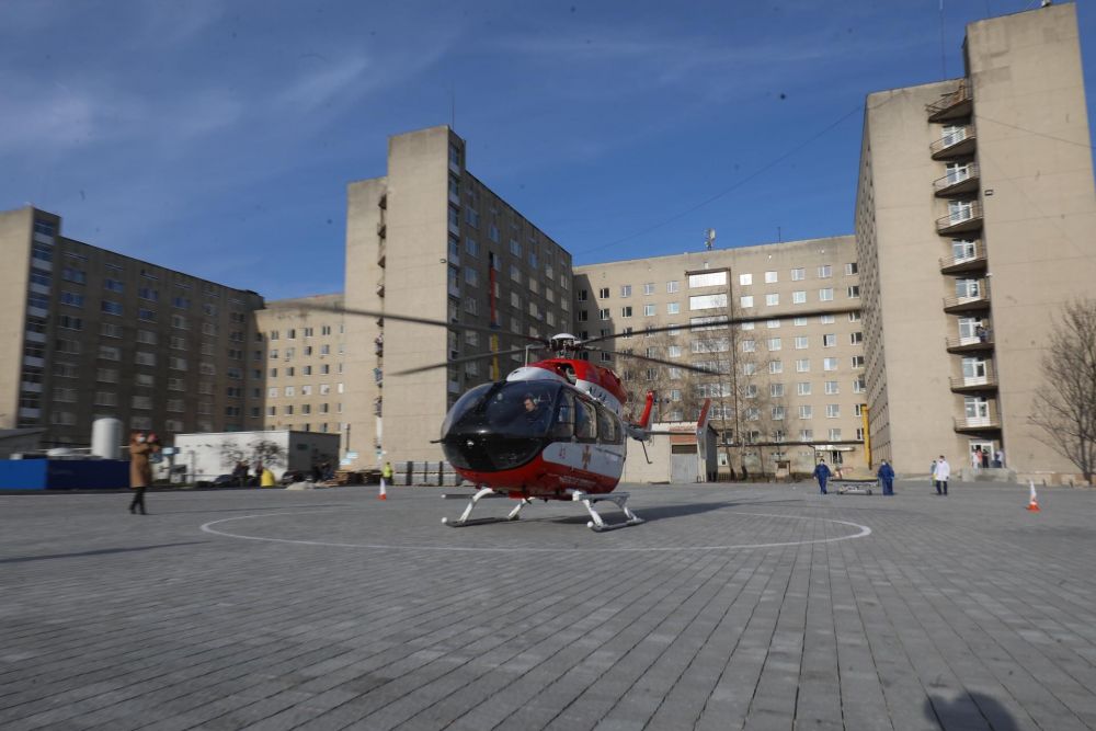Пацієнтку з Турки доправили до львівської лікарні гелікоптером. Фото: Львівська міська рада