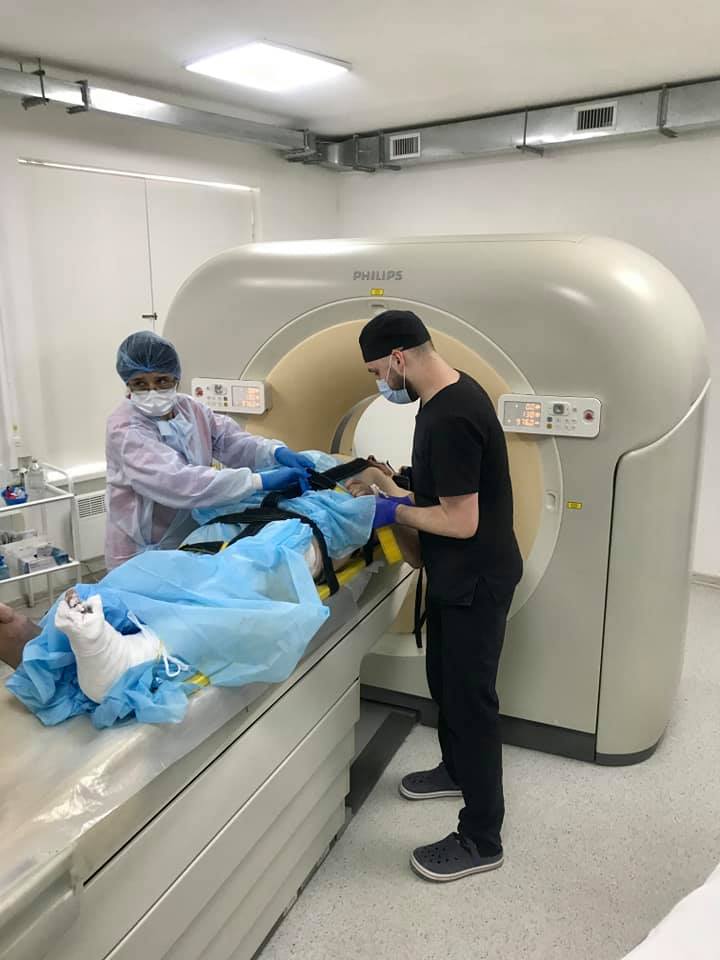 Постраждалого у ДТП гелікоптером з Бродів доправили до львівської лікарні. Фото: Клінічна лікарня швидкої медичної допомоги міста Львова