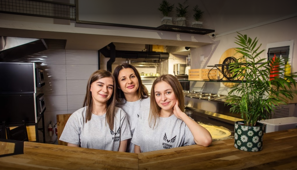 На Староєврейській відкрили першу піцерію популярної мережі. Фото: Veterano Pizza