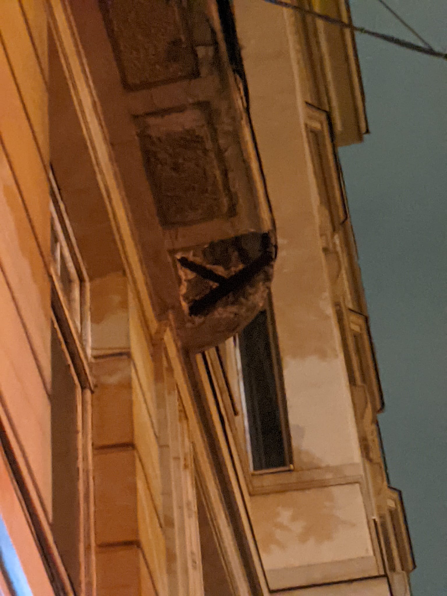 В центрі Львова обвалилась частина фасаду будинку. Фото: Danylo Volokh 