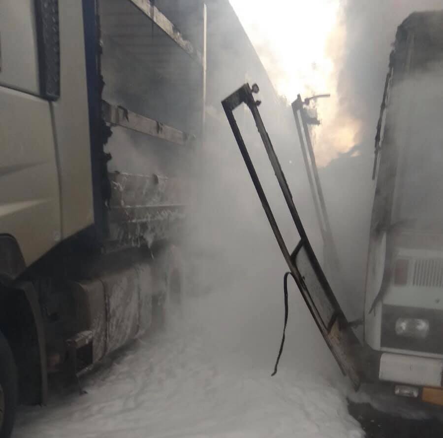 В Червонограді до тла згорів пасажирський автобус. Фото: ГУ ДСНС