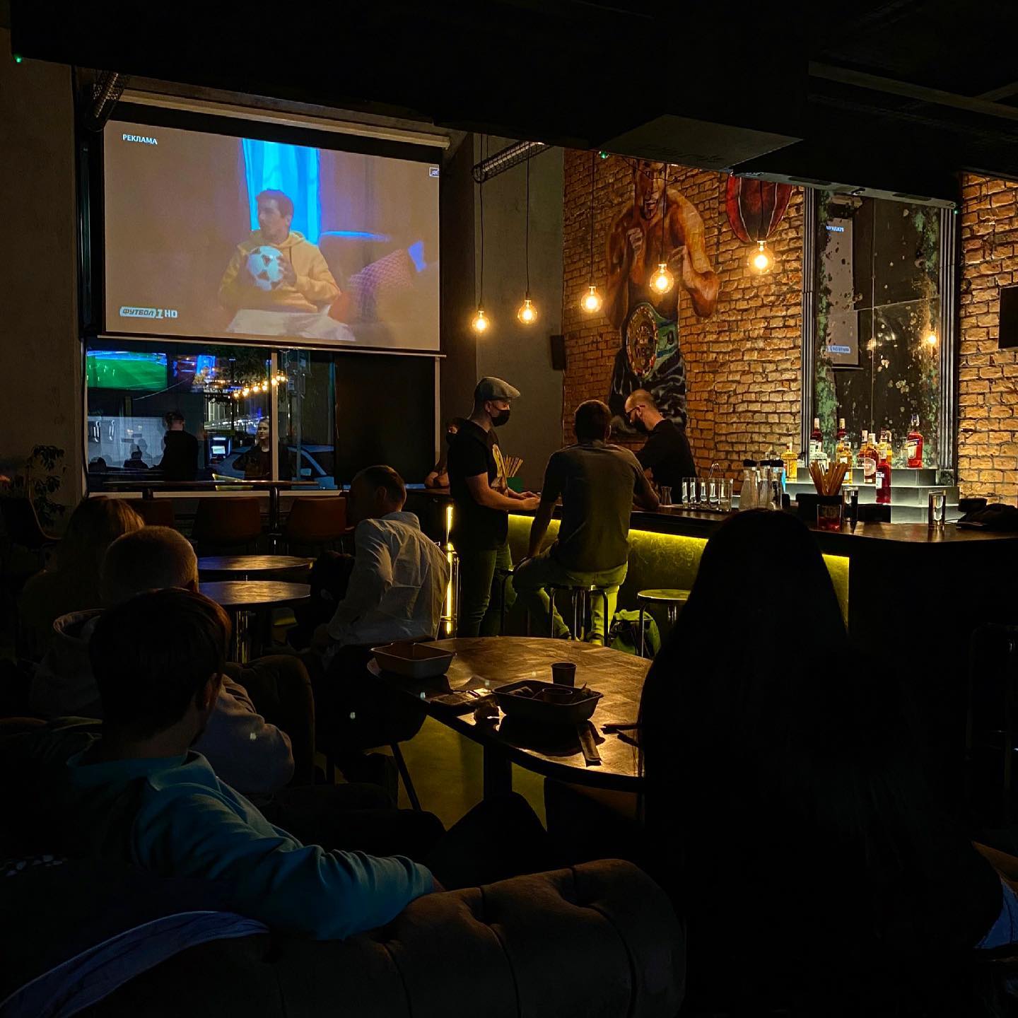 У центрі Львова відкрили бар з азійським стритфудом. Фото: Eight Bar/Facebook