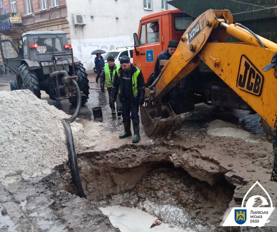 У Залізничному районі Львова до кінця дня перекрили вулицю