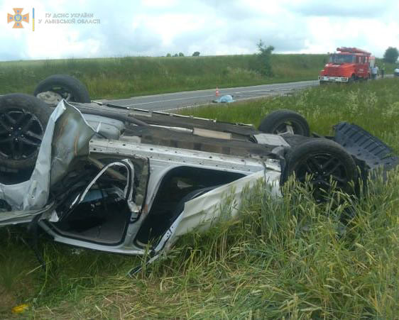 Біля Бібрки сталась автотроща. Фото: ГУ ДСНС