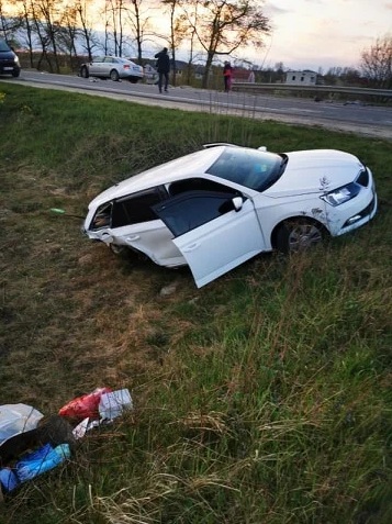 Біля Львові п'яний водій потрапив у дві ДТП. Фото з чату Варти-1