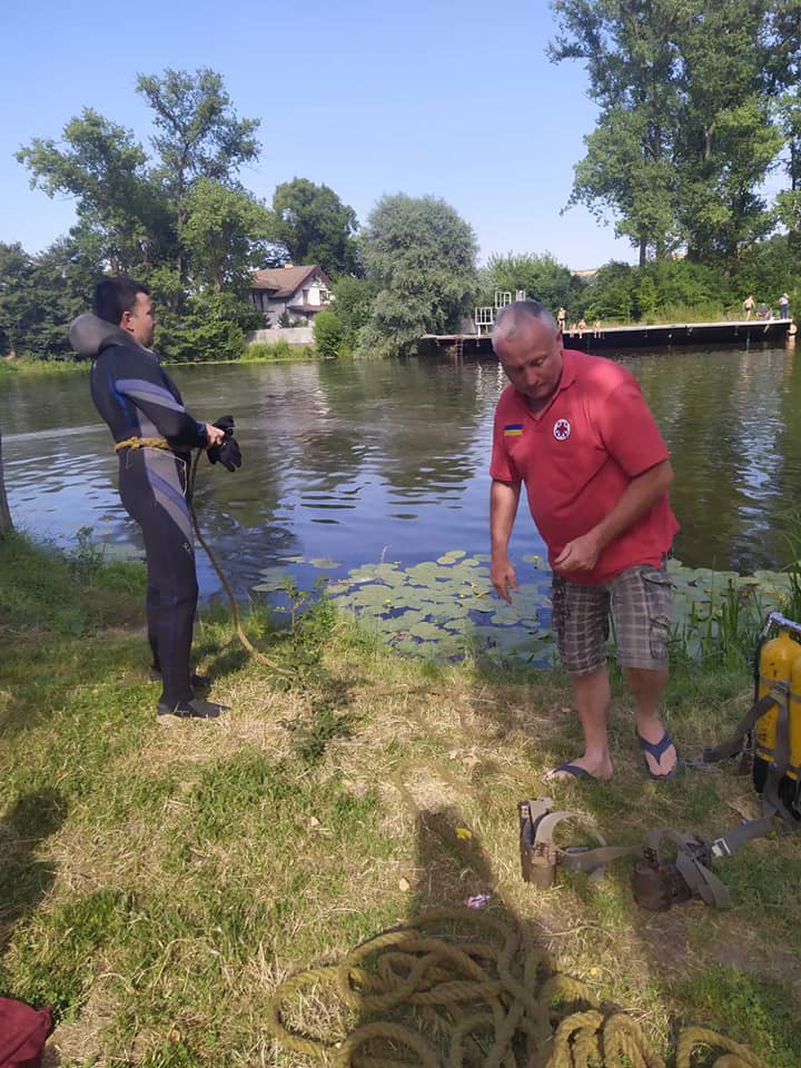 З річки Луг витягли труп. Фото: Центральна рятувально-водолазна служба