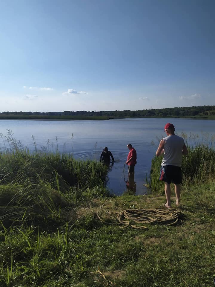 З озера у Дрогобицькому районі водолази дістали тіло 23-річного хлопця. Фото: Центральна рятувально-водолазна служба