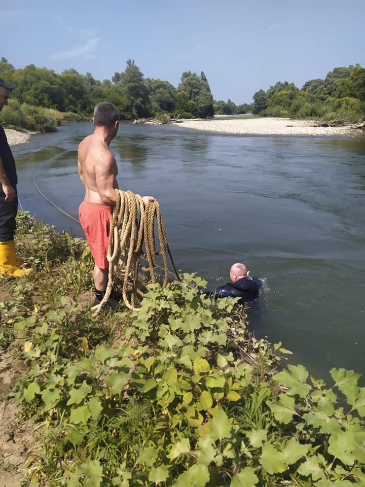 З річки Стрий витягли труп. Фото: Центральна рятувально-водолазна служба
