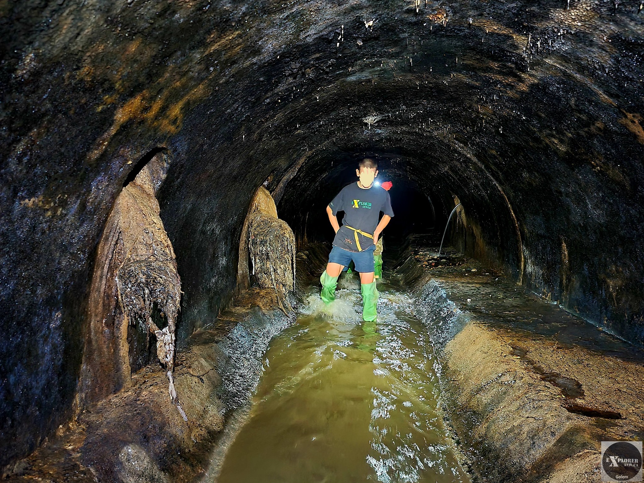 Львівські диґери прогулялися колектором до Личаківського цвинтаря. Фото: Андрій Риштун