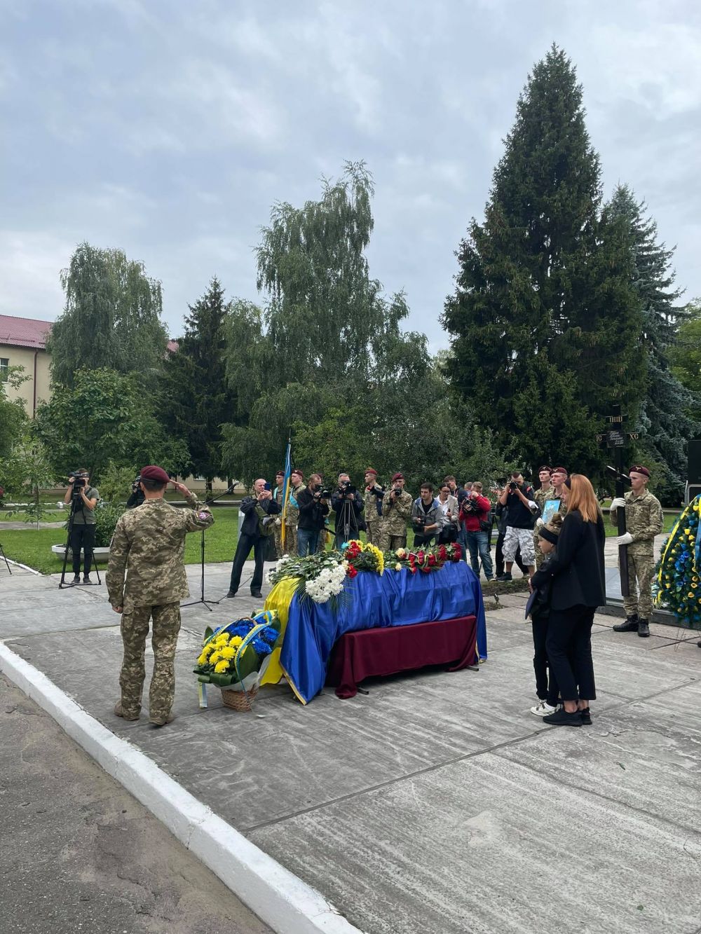 Львів попрощався із захисником донецького аеропорту Дмитром Гудзиком. Фото: Львівська міська рада