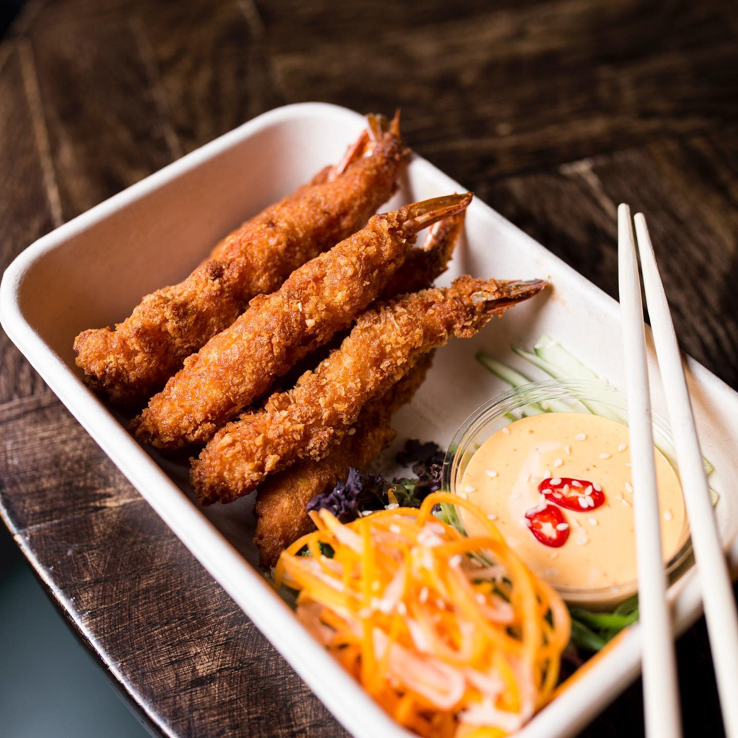 У центрі Львова відкрили бар з азійським стритфудом. Фото: Eight Bar/Facebook