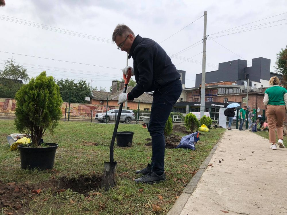 У Львові облаштували сенсорний сад для собак. Фото: Львівська міська рада