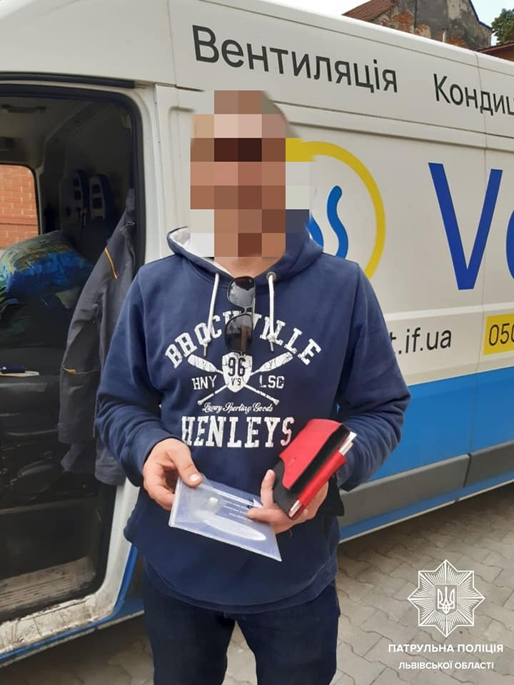 У Львові затримали водія, який насмерть збив велосипедиста. Фото поліції