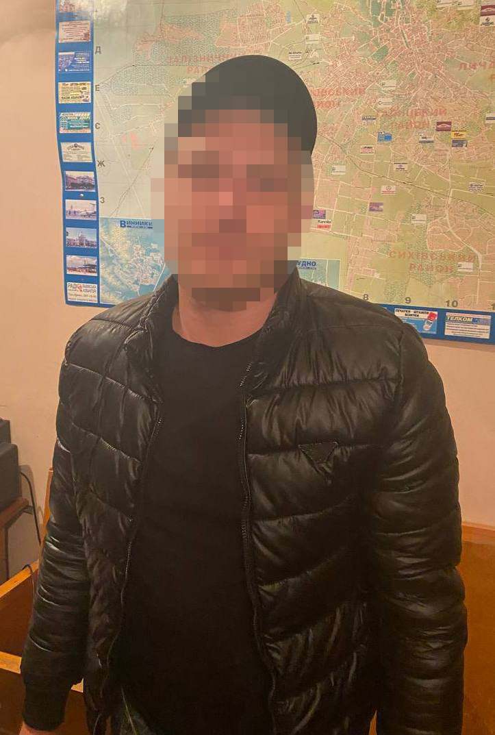 В центрі Львова побили та пограбували 19-річного хлопця. Фото поліції