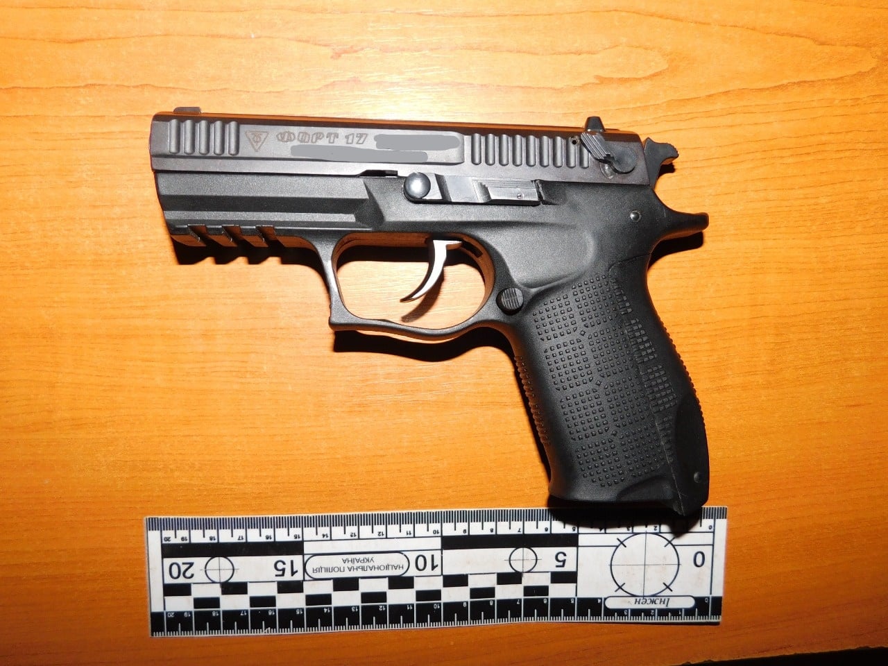 Біля Львова чоловік обстріляв трактор. Фото поліції