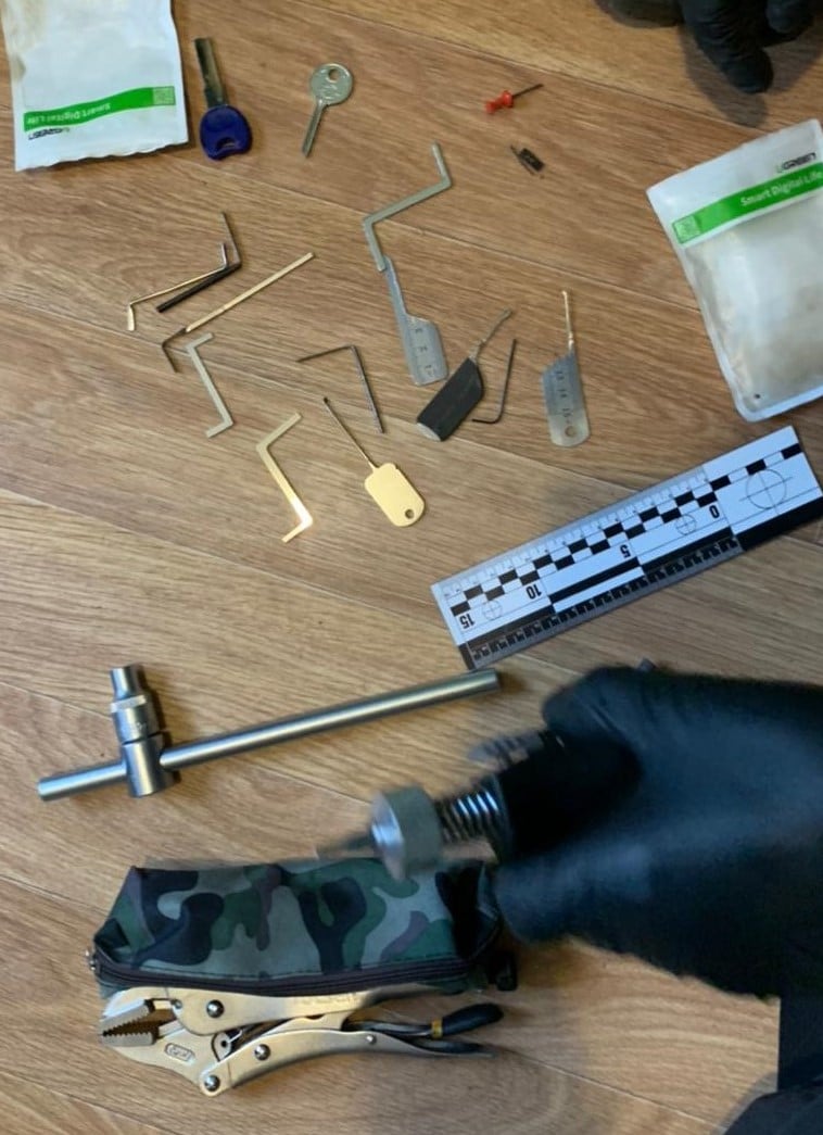 Двох львів'ян затримали за пограбування квартири