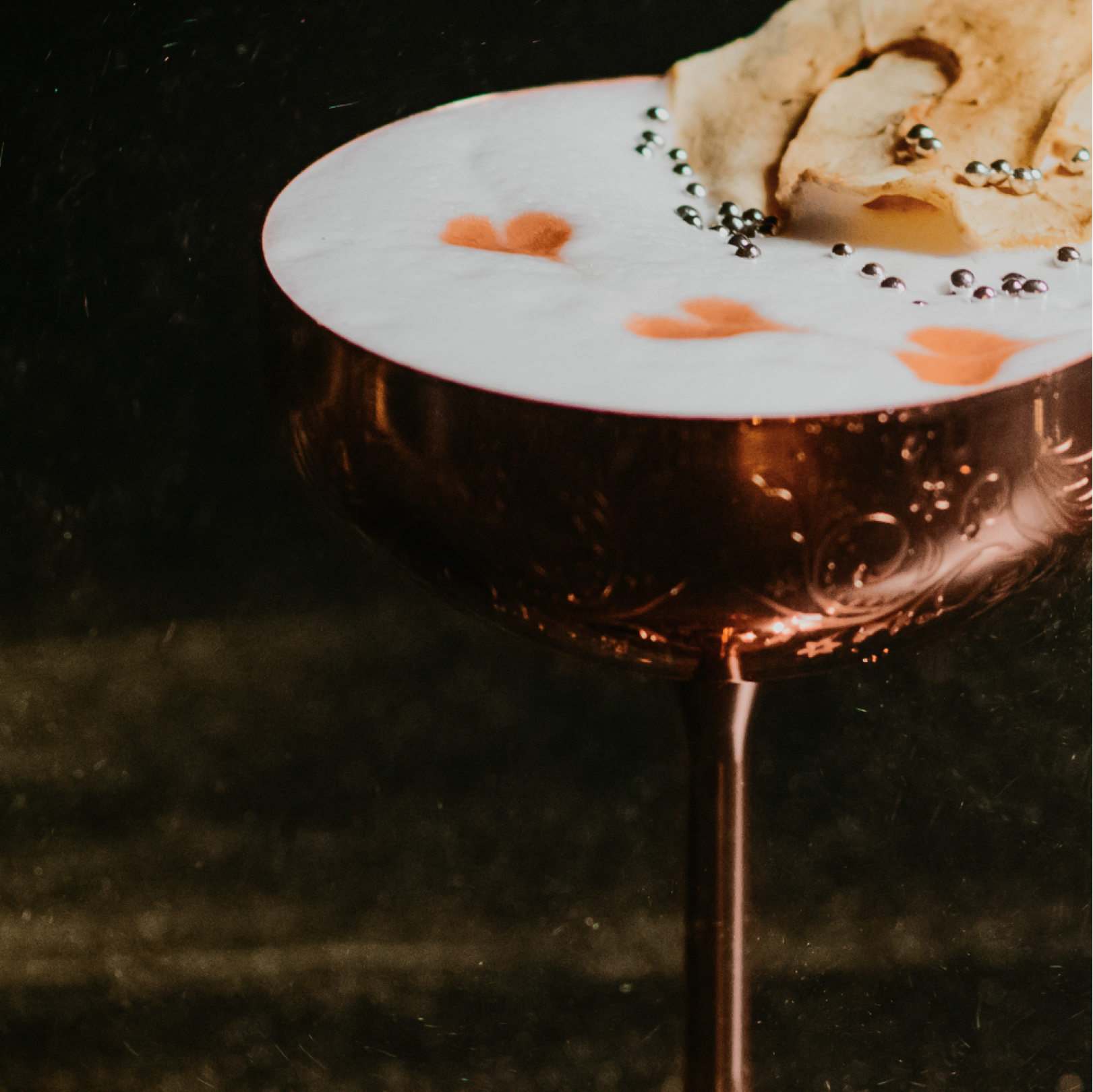 У центрі Львова відкрили незвичайний бар