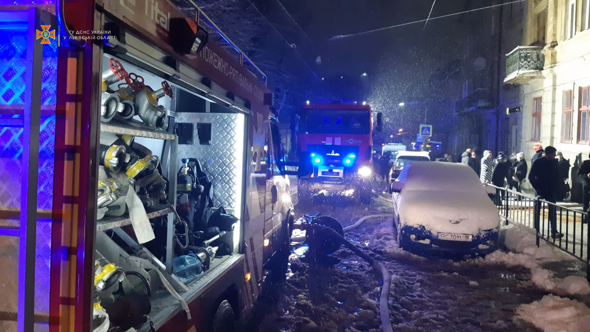 Вибух на Замарстинівській: з’явилися фото, відео і подробиці