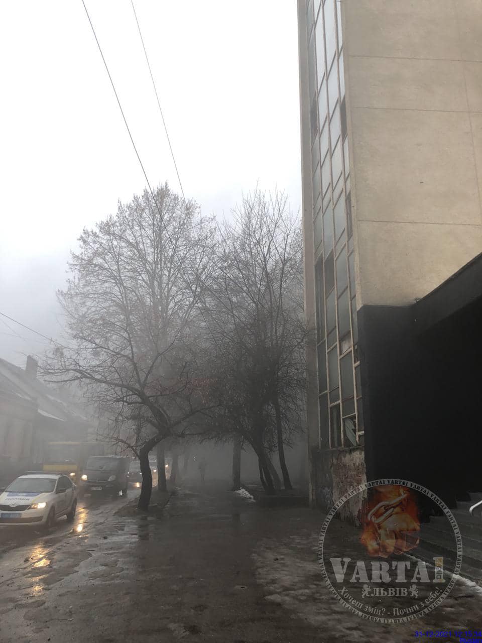 У Франківському районі Львова помітили густий чорний дим