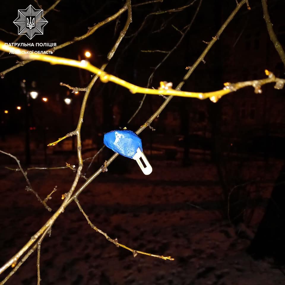 У парку Франка у Львові затримали двох закладчиків наркотиків