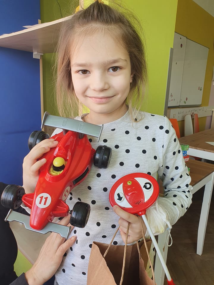 До львівської лікарні потрапила 7-річна дівчинка, яка захворіла на поліартрит в підвалі у Чернігові