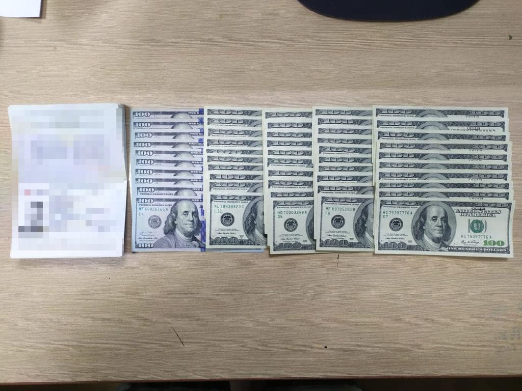 У Раві-Руській двоє чоловіків намагались підкупити прикордонників та виїхати з України