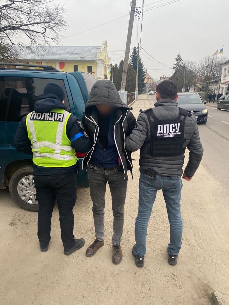 За 4 тисячі доларів: 21-річний львів’янин підробляв довідки про непридатність до військової служби