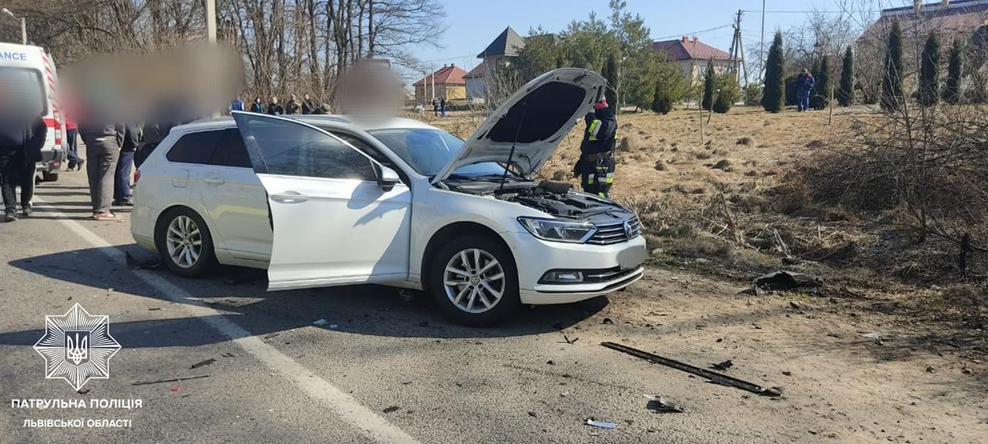 Внаслідок ДТП на трасі Львів-Шегині загорівся автомобіль: є постраждалі