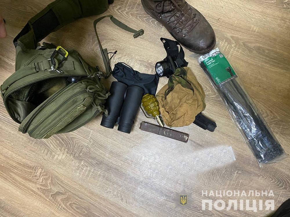 Видавали себе за добровольців: трьох мешканців Львівщини затримали за мародерство в Ірпені