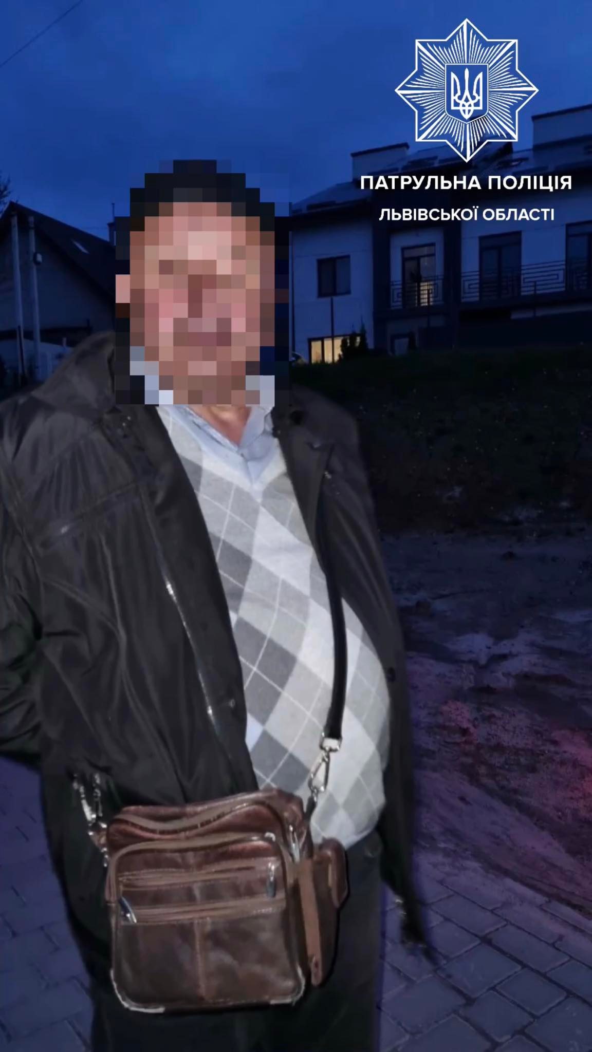 Неподалік блокпоста у Львові п&rsquo;яний водій злетів у кювет