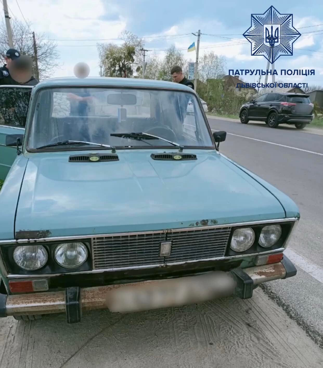 На блокпості затримали львів’янку, яка розрахувалась фальшивими гривнями в іграшковому магазині