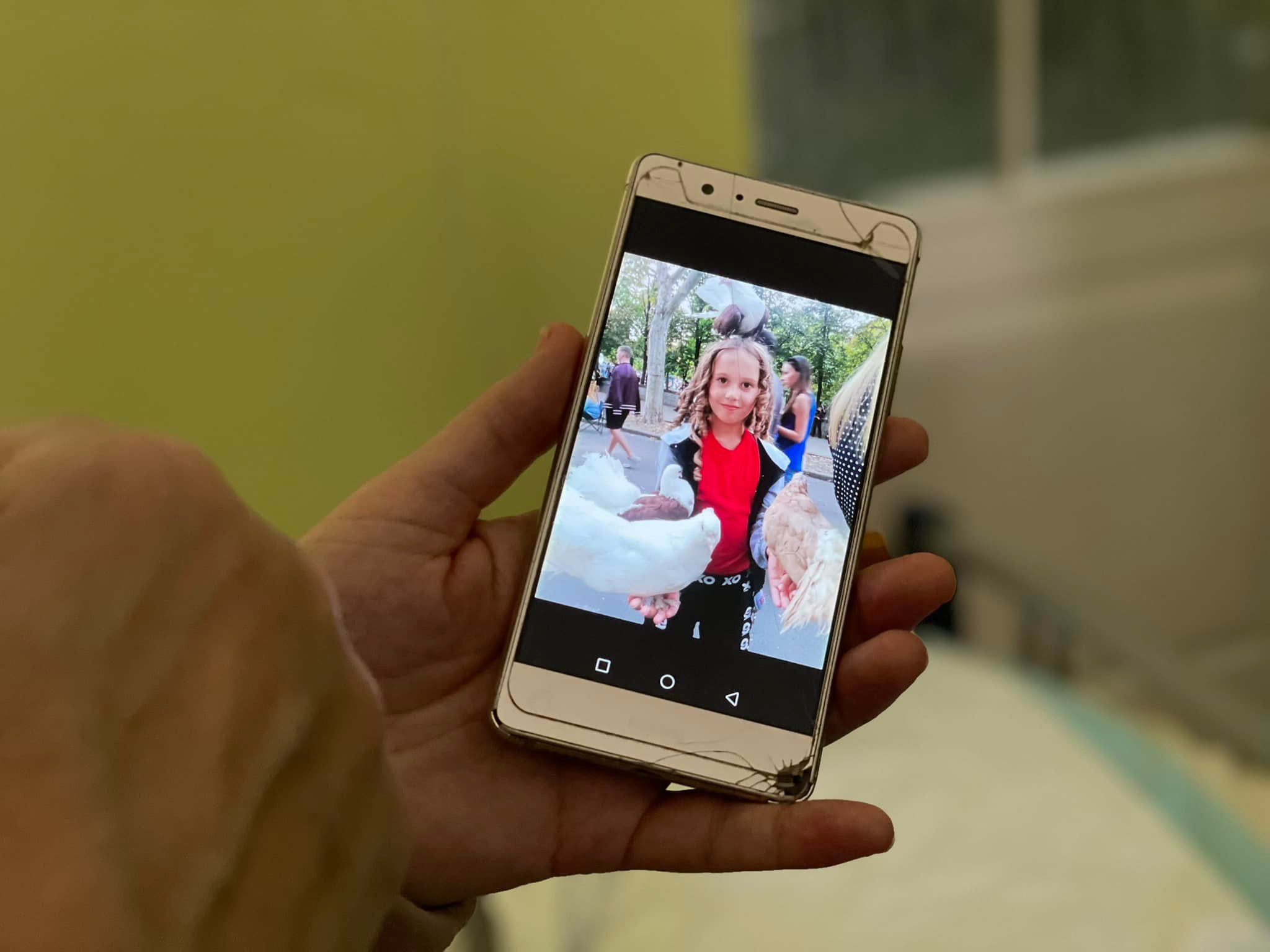 У львівській лікарні врятували 9-річну Софійку, якій крізь мозок пройшов уламок касетного снаряду