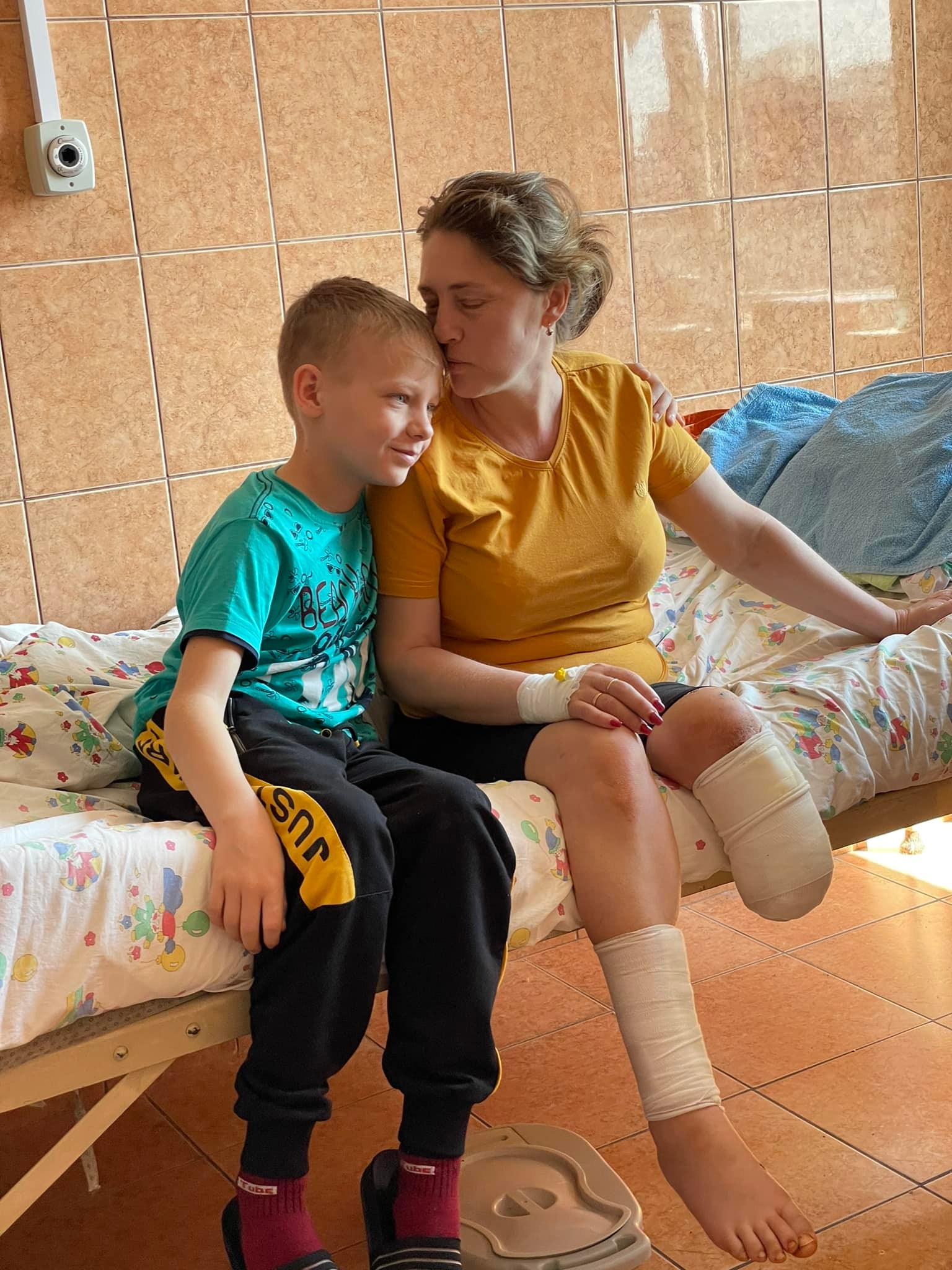 У львівській лікарні перебуває 11-річна дівчинка, яка втратила дві ноги після обстрілу вокзалу у Краматорську