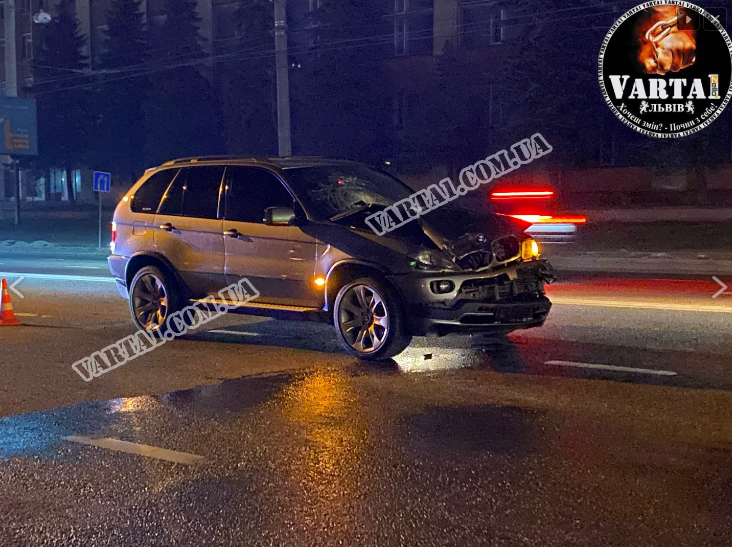 На Городоцькій автомобіль на смерть збив чоловіка. Фото: Варта1