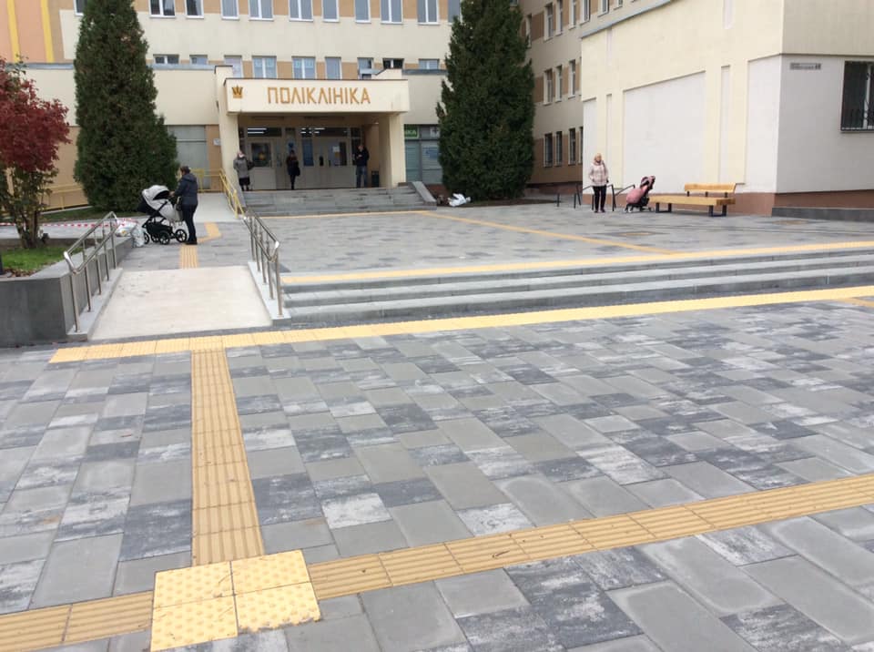  Як виглядає новий громадський простір на Сихові. Фото: Олег Шмід