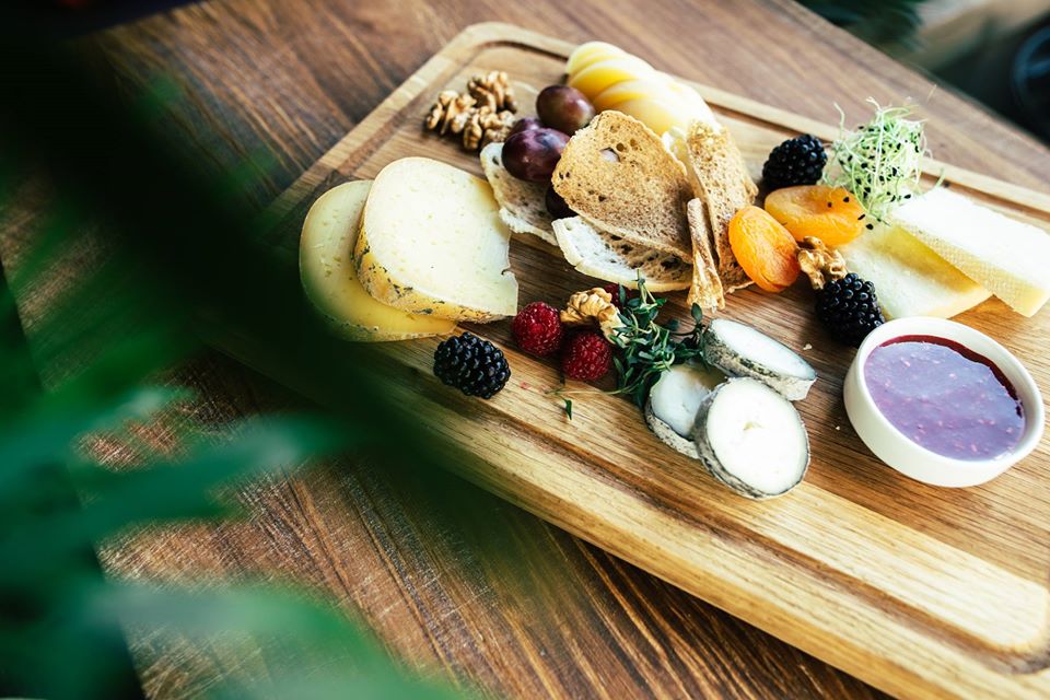 На Шевській відкрили ресторан «Leo». Фото: «Leo»/Facebook