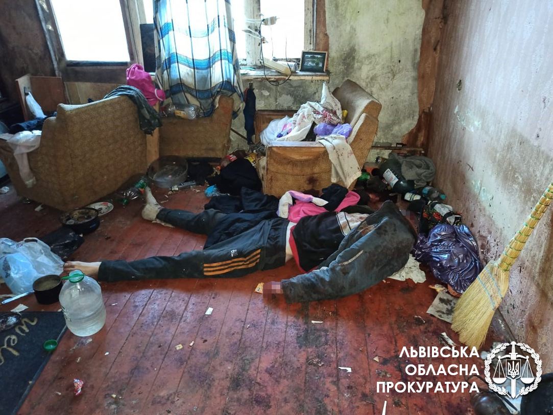 На Львівщини чоловік до смерті побив свого знайомого. Фото прокуратури