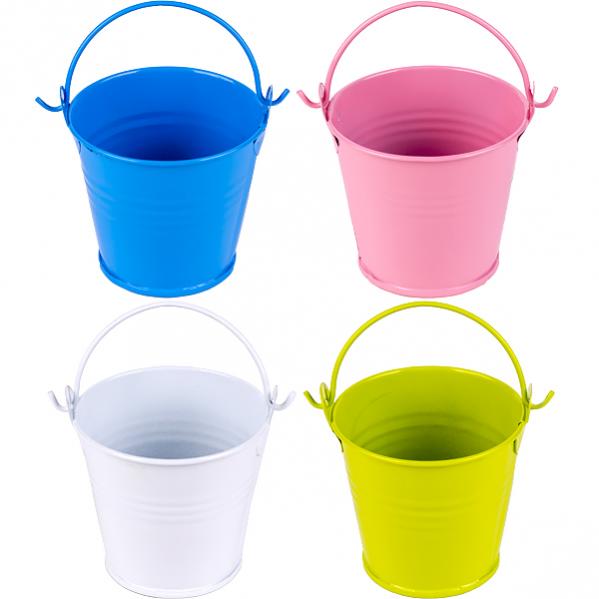 Для чого на автомобіль вішають маленьке відерце. Фото: color-it.ua