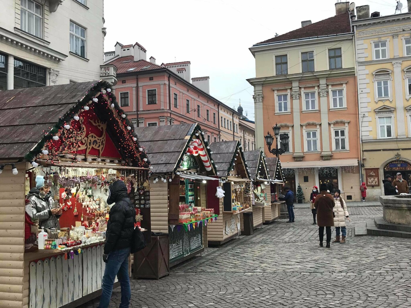 В центрі Львова запрацював різдвяний ярмарок. Фото: 032.ua