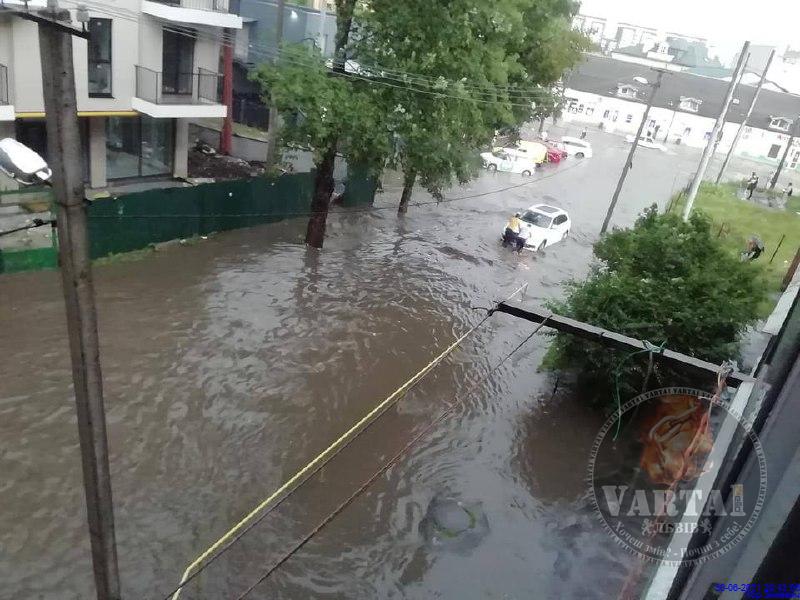 Львовом знову пройшла сильна гроза. Фото: Варта1