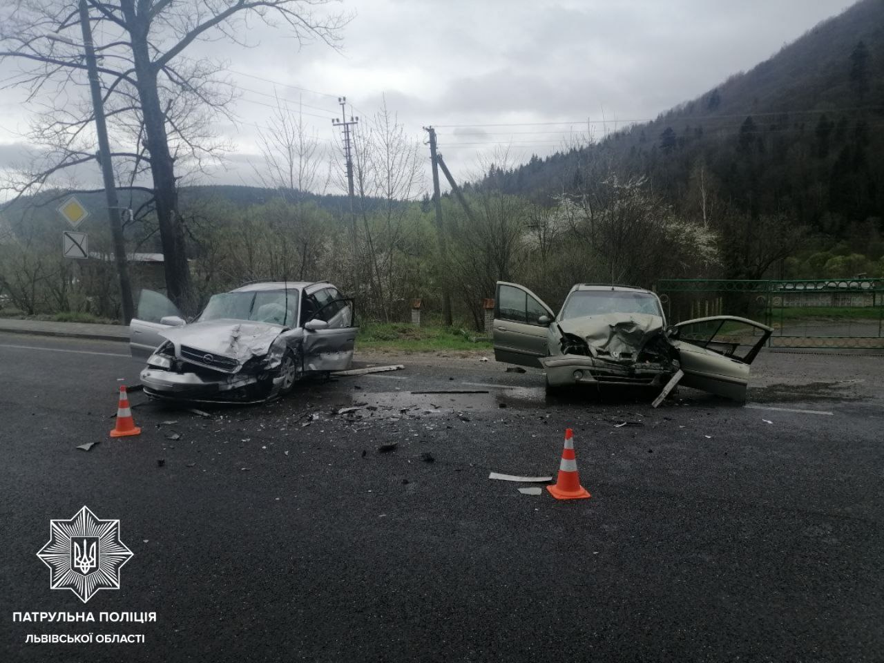 В ДТП біля Сколе постраждали троє дітей. Фото поліції