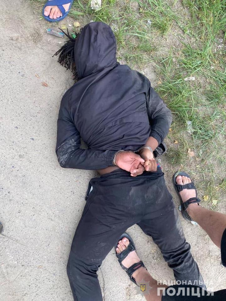 У Львові 23-річний шахрай спритно дурив людей. Фото поліції