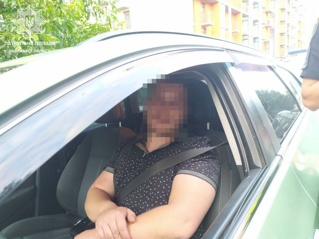 У Стрию львів’янин збив двох пішоходів. Фото поліції