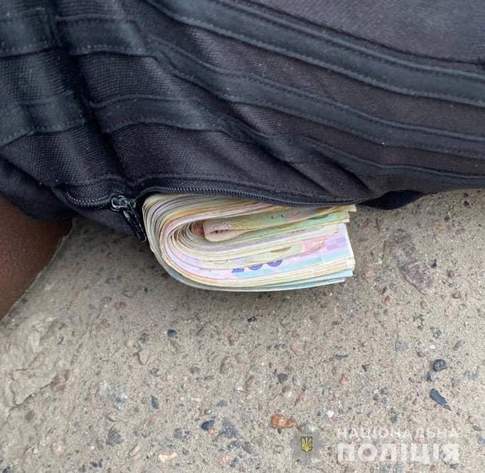 У Львові 23-річний шахрай спритно дурив людей. Фото поліції