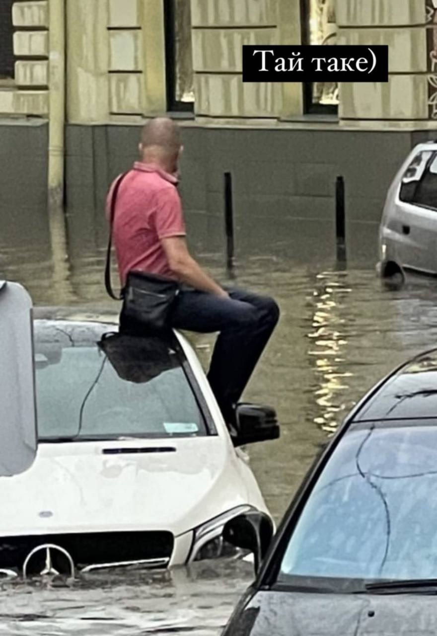 Львовом знову пройшла сильна гроза. Фото: Типовий Львів