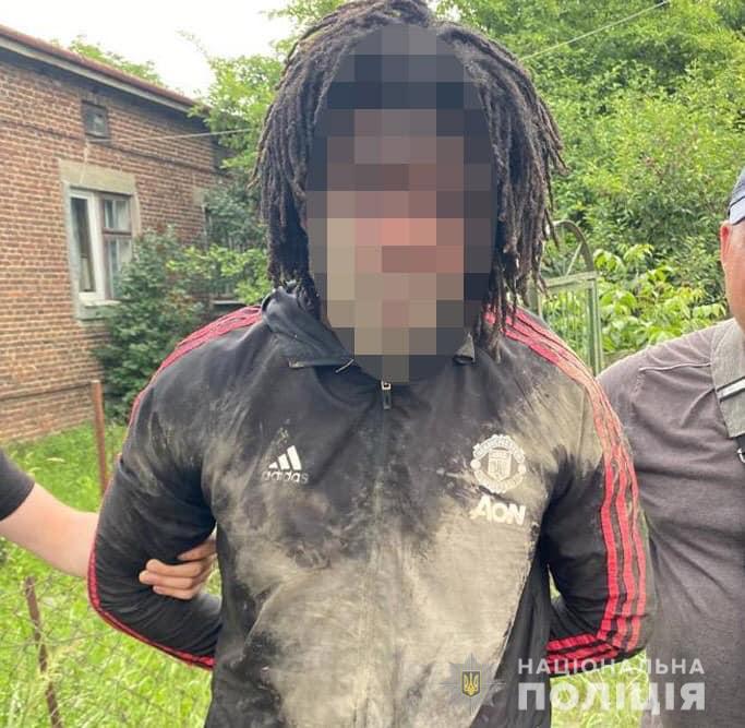 У Львові 23-річний шахрай спритно дурив людей. Фото поліції